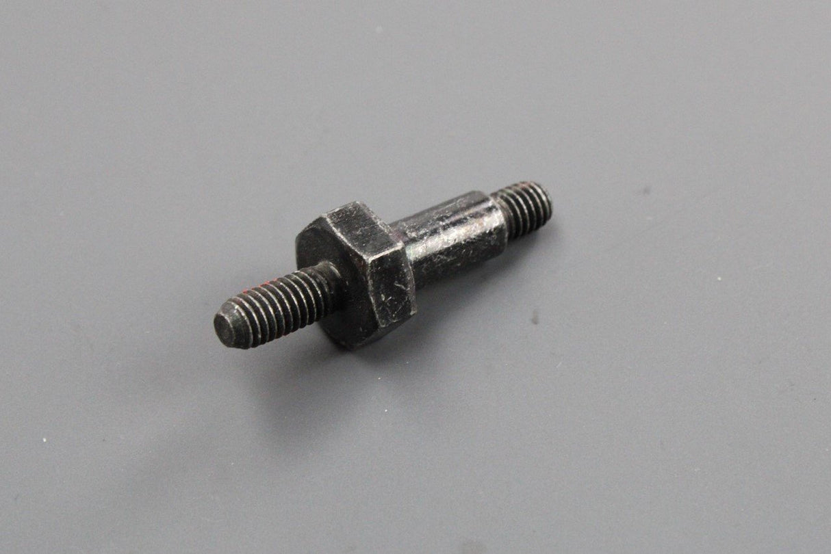 Volvo screw with pin 986700
