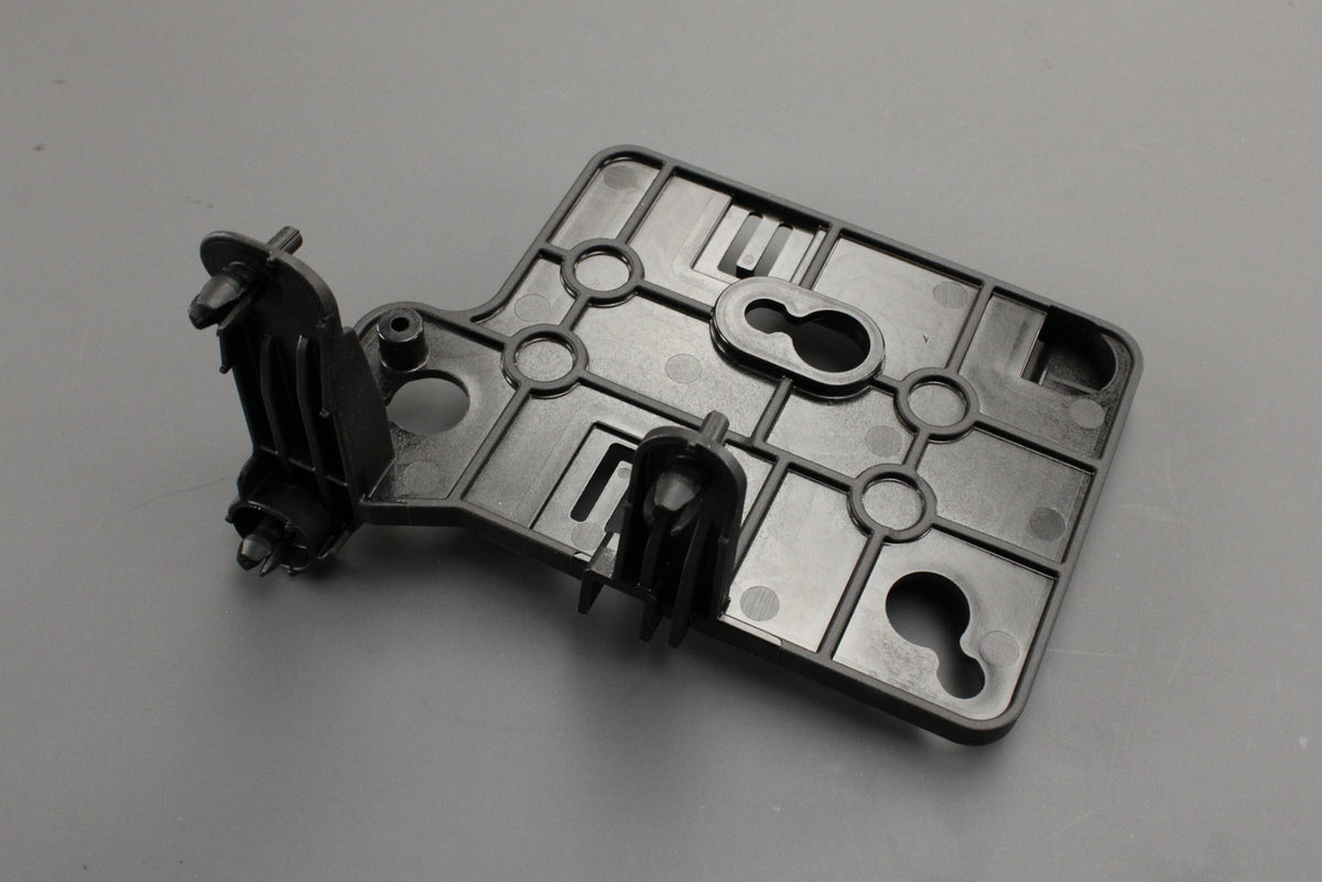 Audi A4 A5 A6 A7 Q3 Q7 Q8 seat control unit bracket (right) 8W0959730A, view 1