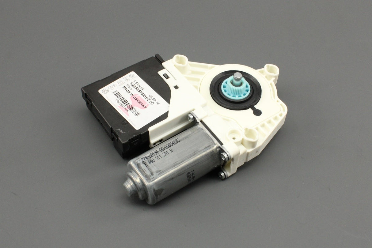 VW Eos Golf Cab Scirocco window regulator motor (right) 1Q0959702H Z1C