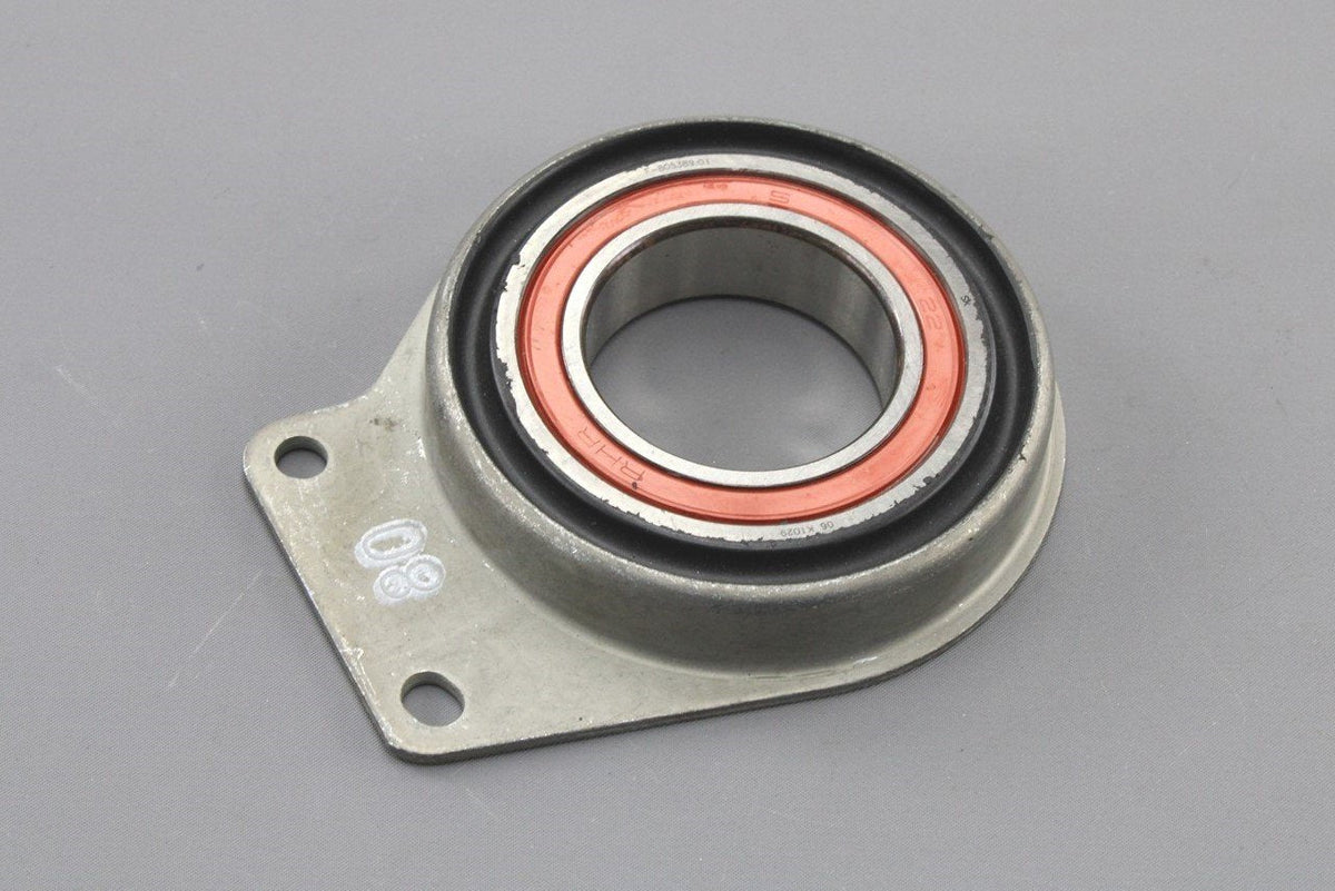 VW Transporter T5 T5.1 03-15 drive shaft mount (right inner) 7H0407181B, view 1