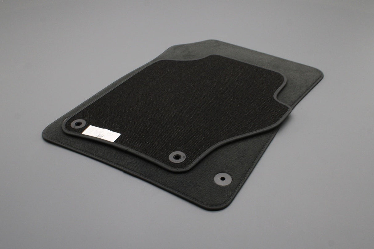 Audi Q7 2007-2015 RHD carpet floor mats (front) 4L2863691D 9AM