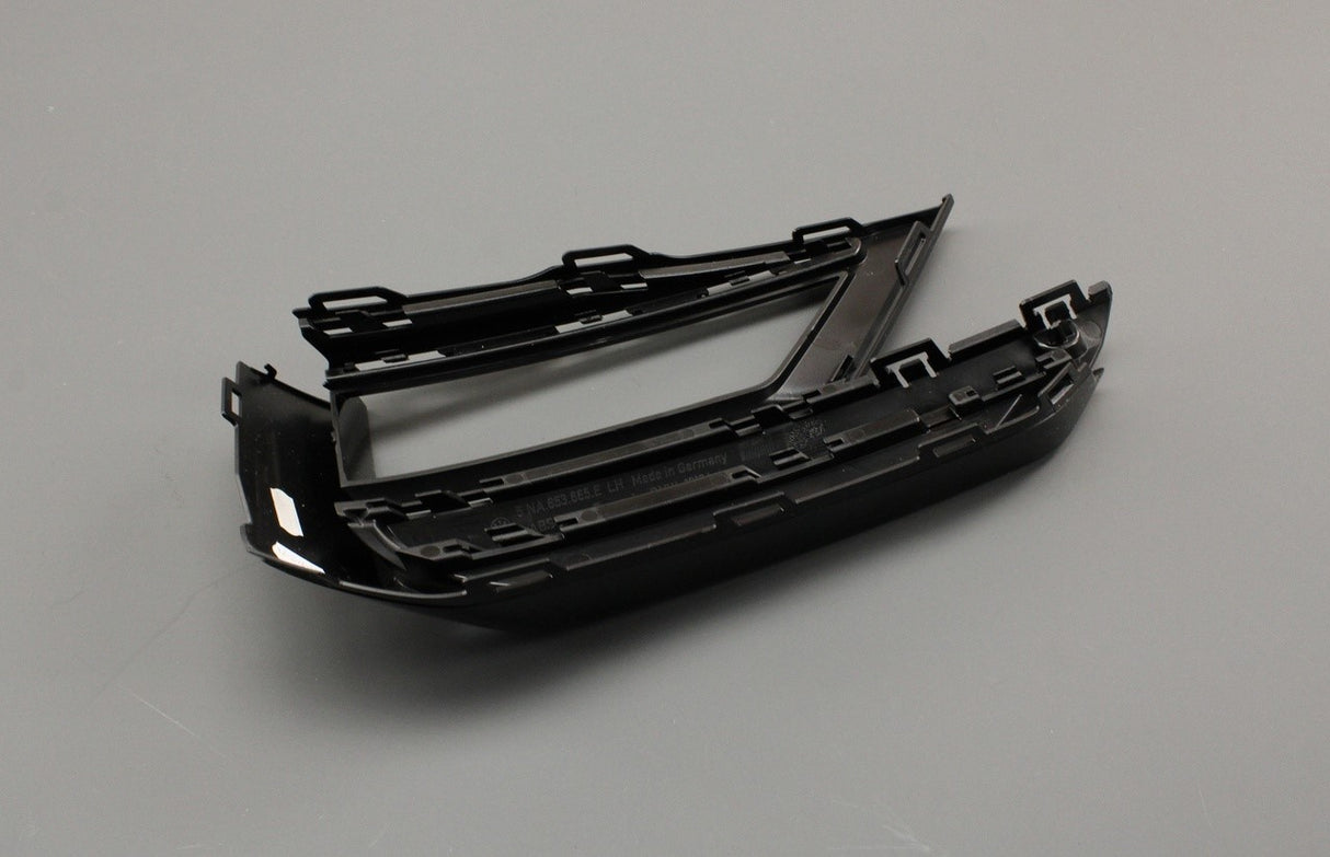 VW Tiguan R-Line 2016-2020 bumper vent grille (front left) 5NA853665E 041