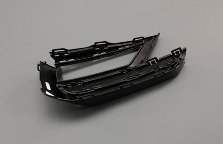 VW Tiguan R-Line 2016-2020 bumper vent grille (front left) 5NA853665E 041