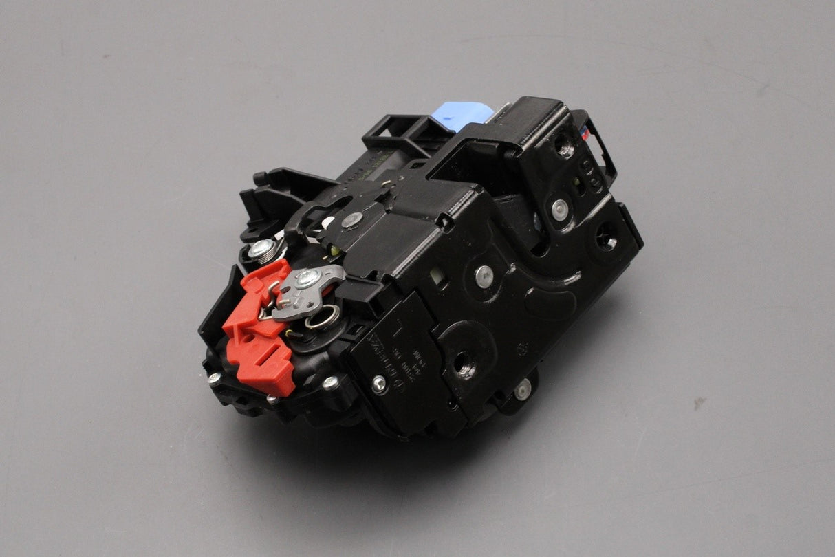 VW Passat B6 B7 Audi Q7 Skoda SEAT rear door lock (left) 3C4839015A