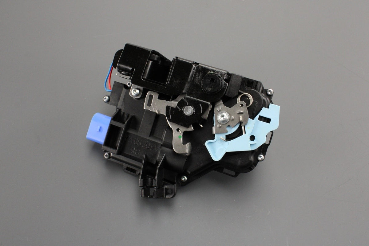 VW Golf MK5 Touareg Touran Octavia rear door lock (left) 7L0839015D, view 1