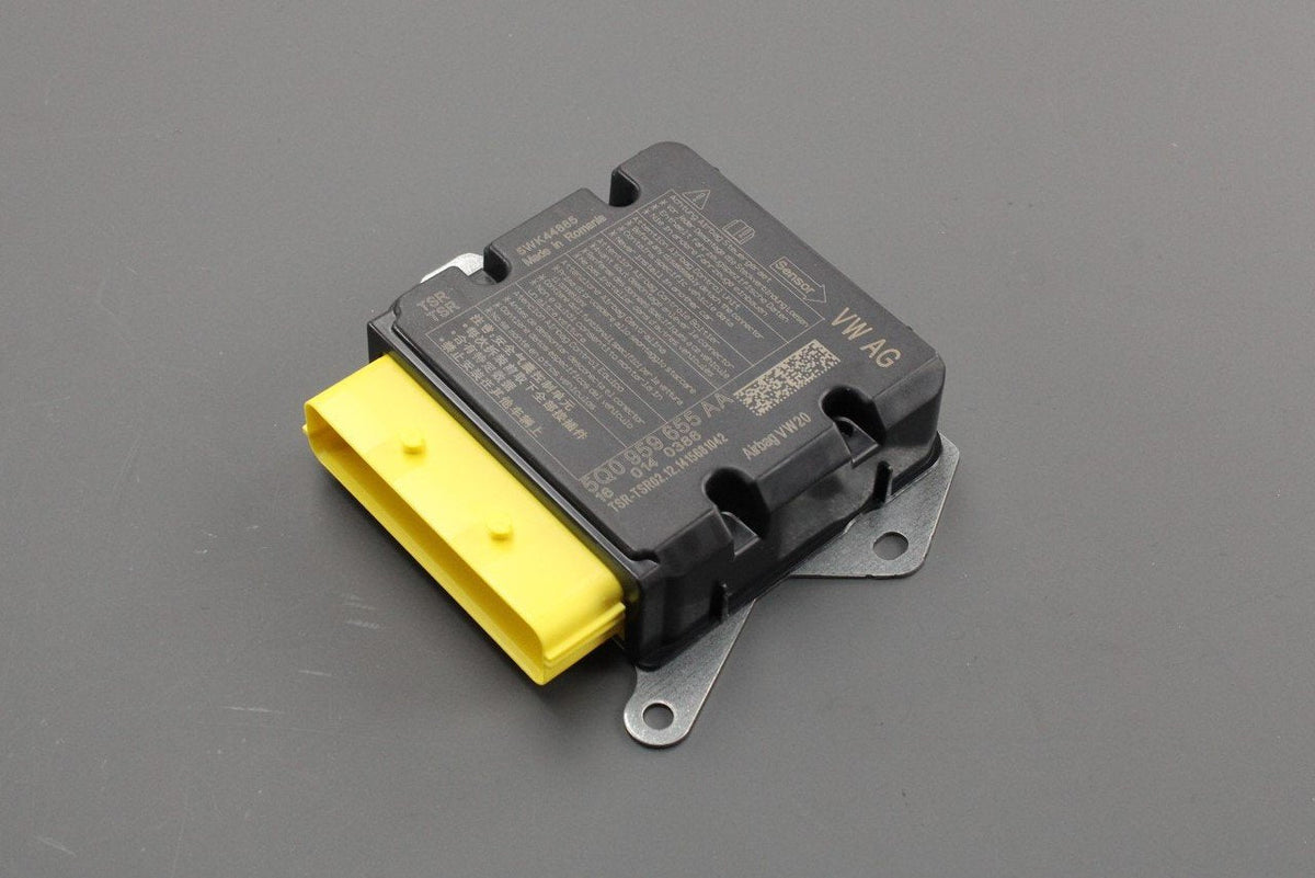 VW Golf MK7 13-16 Audi A3 8V 13-17 airbag control unit 5Q0959655AA Z03, view 1