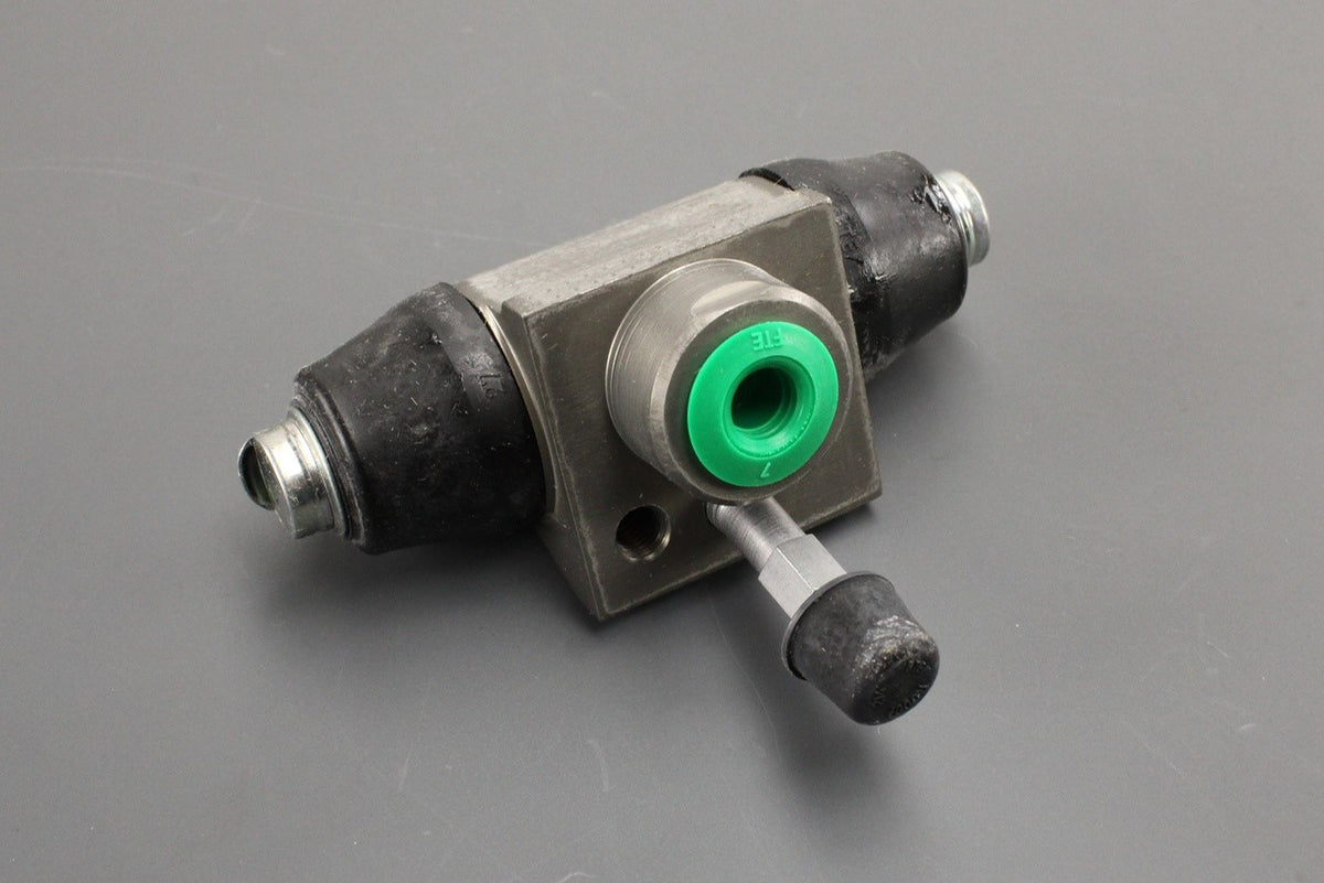 VW Polo Up! Citigo Mii rear drum brake wheel cylinder 6Q0611053C, view 1