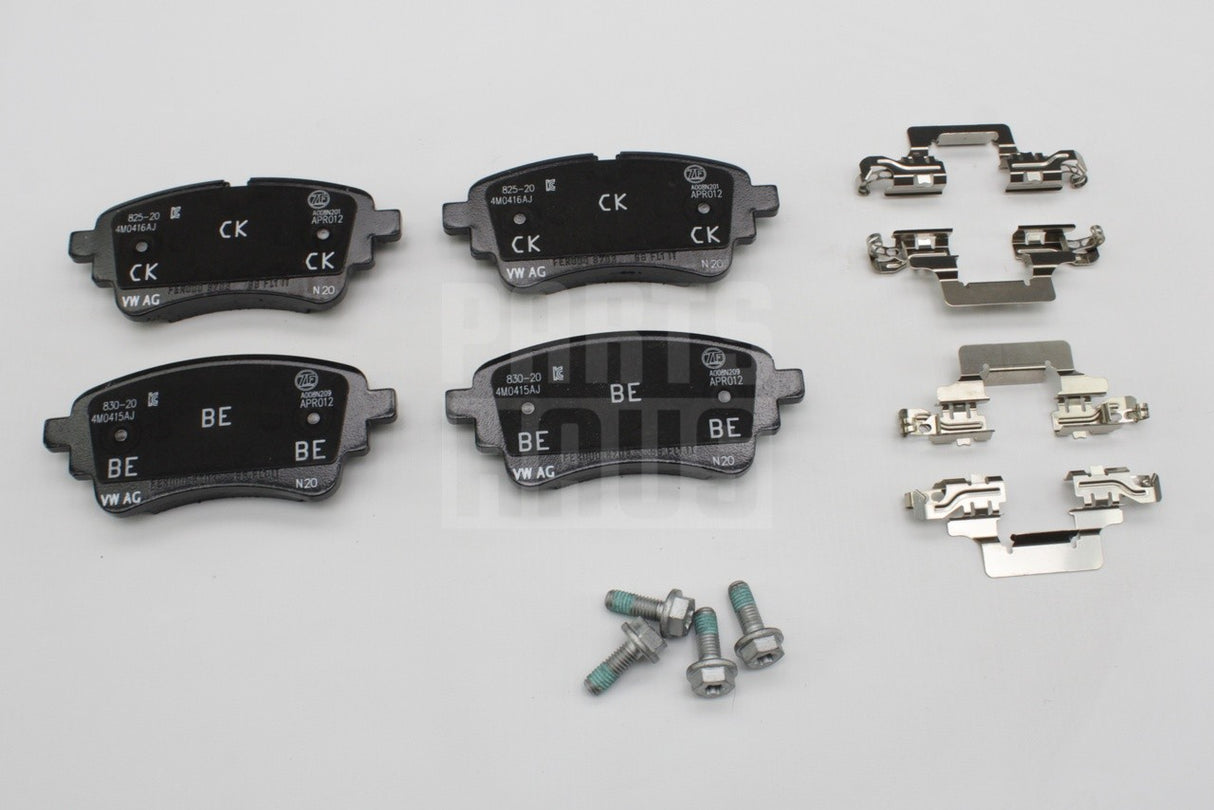 VW Touareg 2018-on Audi Q7 2016-on rear brake pads kit 8W0698451AG