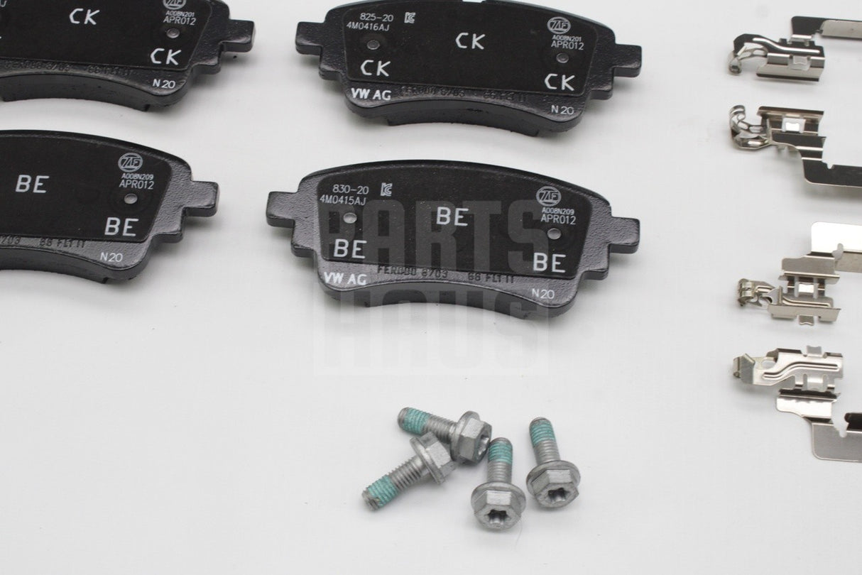 VW Touareg 2018-on Audi Q7 2016-on rear brake pads kit 8W0698451AG