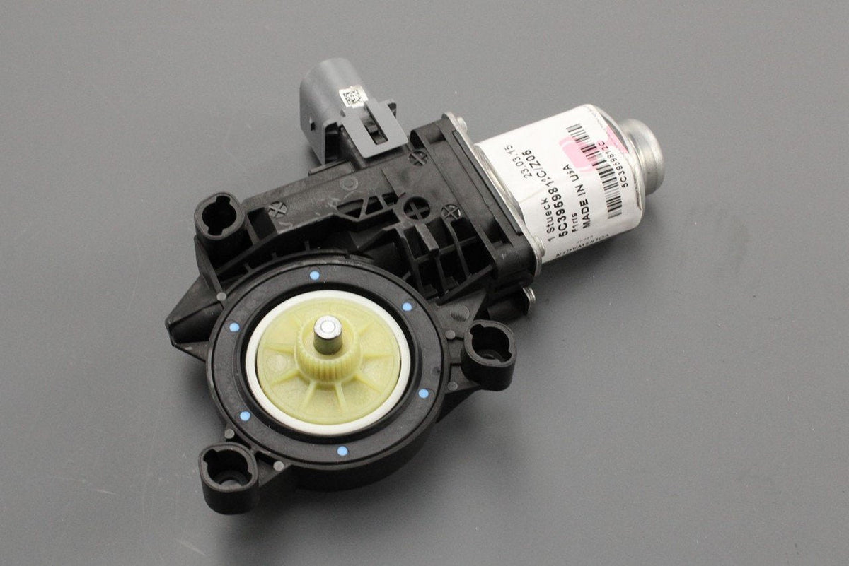VW Beetle Cabriolet 13-16 electric window motor (right) 5C3959812C Z05, view 1