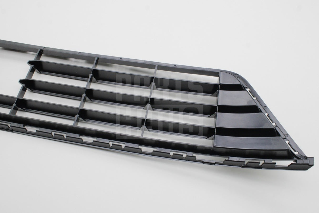 VW Golf R MK7 2013-16 centre lower front bumper grille 5G0853677G 041