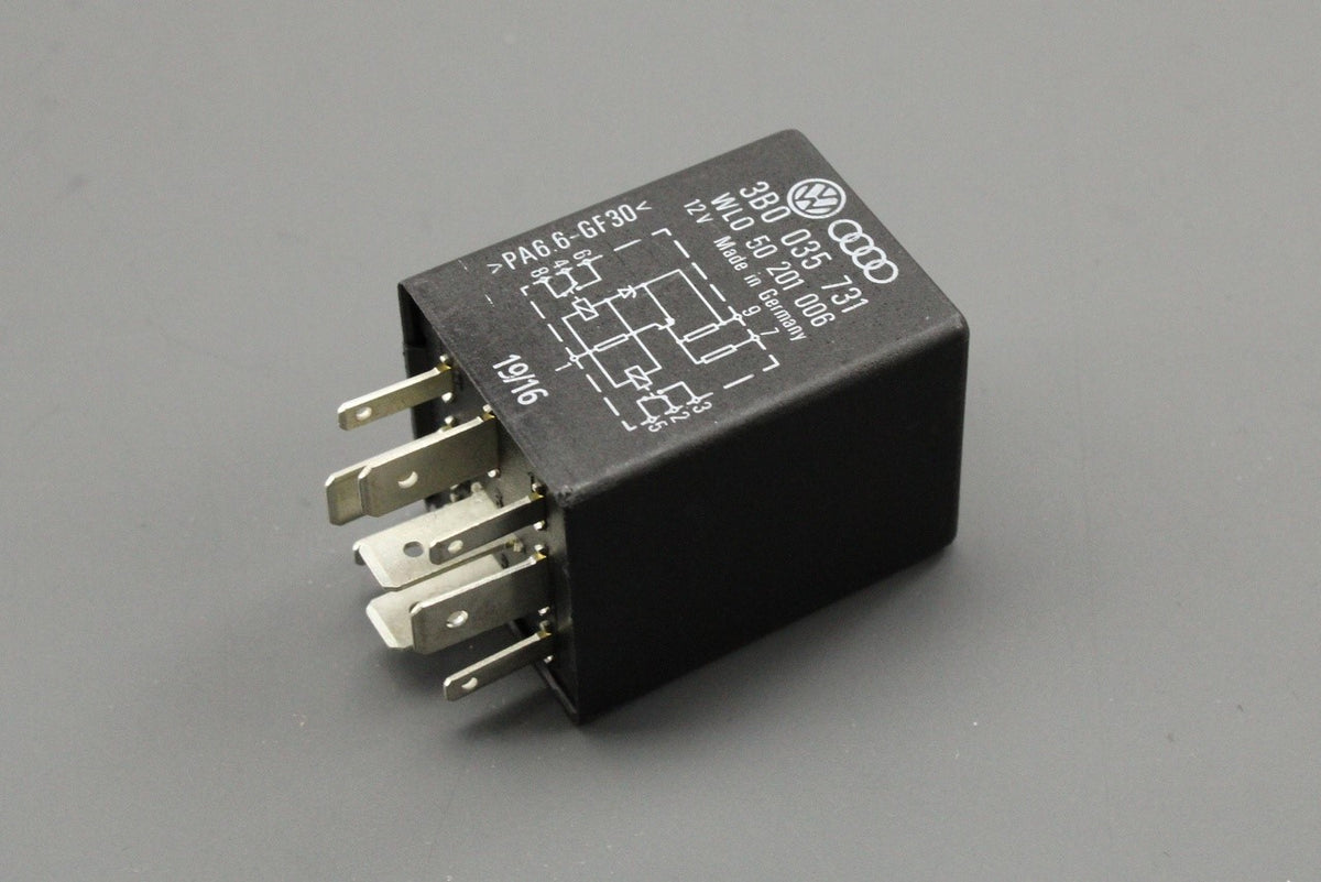 Bentley Continental GT GTC Flying Spur relay unit 3B0035731, view 1