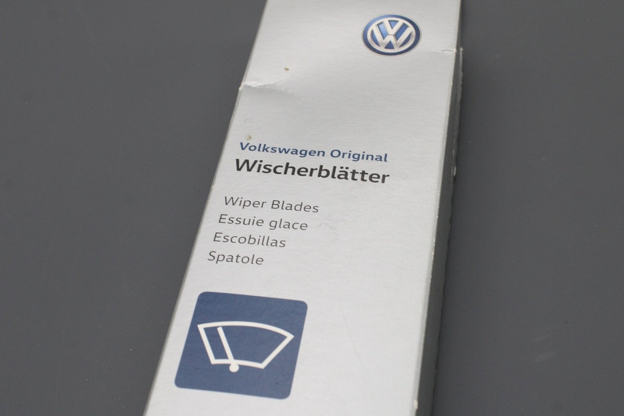 VW Touareg 2018-on RHD front windscreen wiper blades 762998002