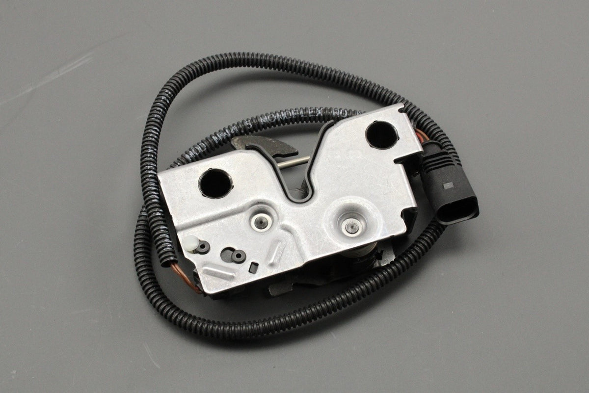 SEAT Ateca 2016-on bonnet lock latch (lower) 575823509A, view 1
