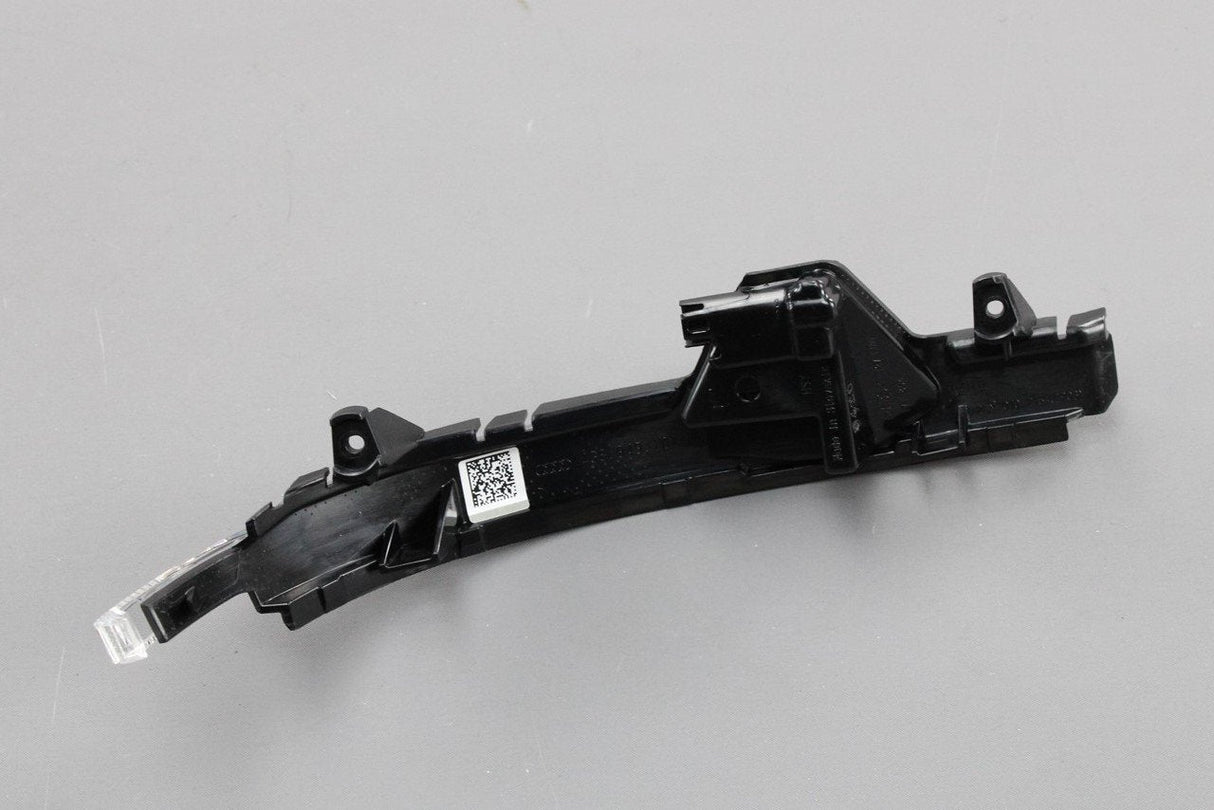 Audi A7 RS7 15-18 mirror turn signal indicator lens (left) 4G8949101A
