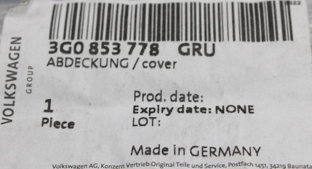 VW Passat 2015-on lower door moulding trim (rear right) 3G0853778 GRU