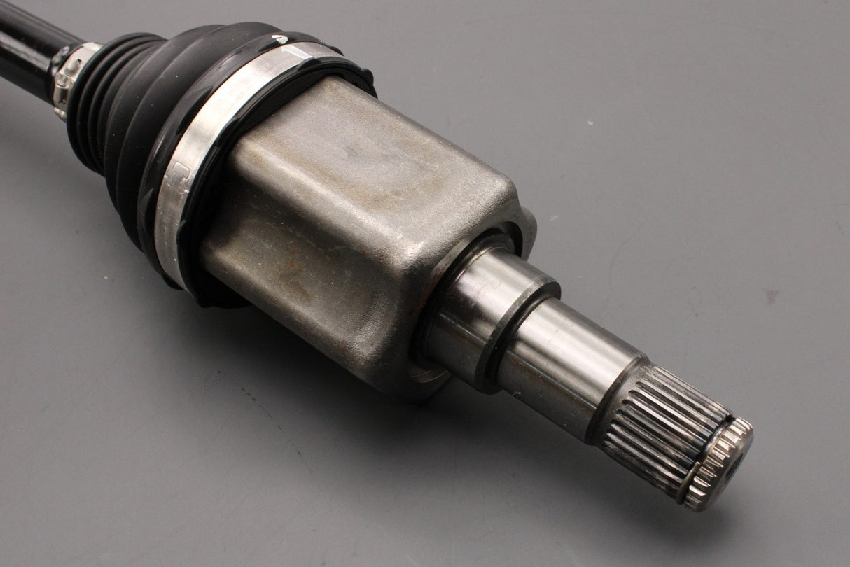 Range Rover Velar 2017-on drive shaft (front left) LR092740