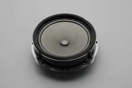 Audi A3 S3 RS3 2013-20 Q2 2017-on front door bass loudspeaker 8V0035415C