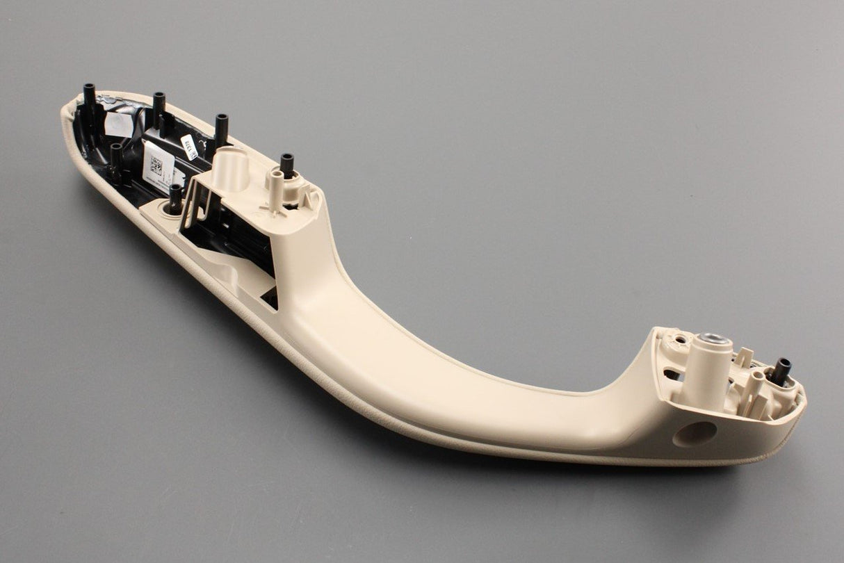 Mercedes-Benz C-Class door arm rest (rear right) A2057300694 8S09