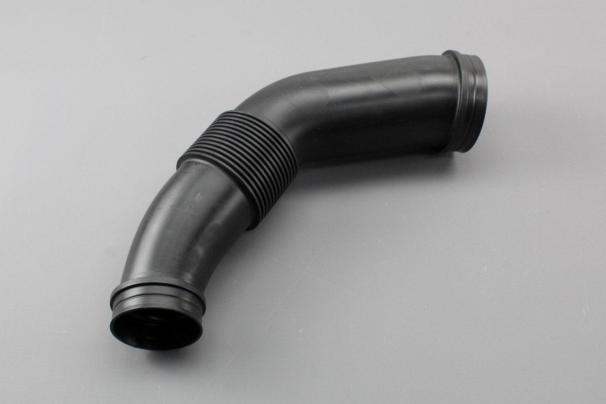VW Touareg 7P 2011-2012 3.0 V6 TDI air intake pipe (CASA CASD) 7P0129627