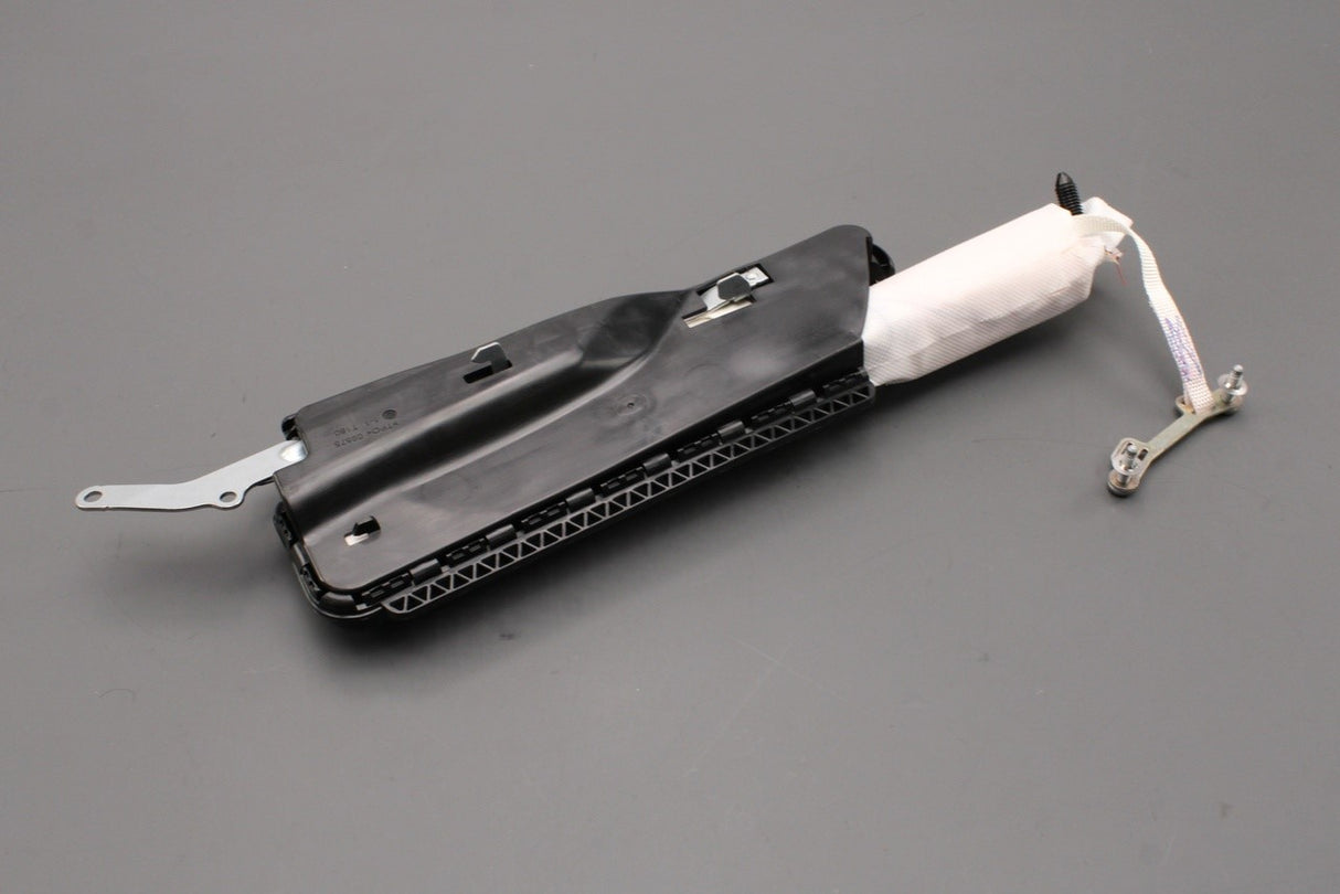 VW ID.3 ID.4 ID.5 Caddy 21-on T6.1 22-24 seat airbag (right) 10C880582D