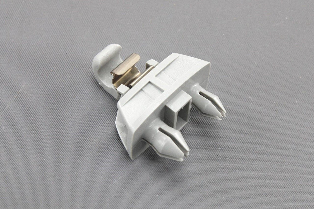 Audi A6 A7 A8 e-tron RS6 RS7 sun visor retaining clip 4G0857562A EP5