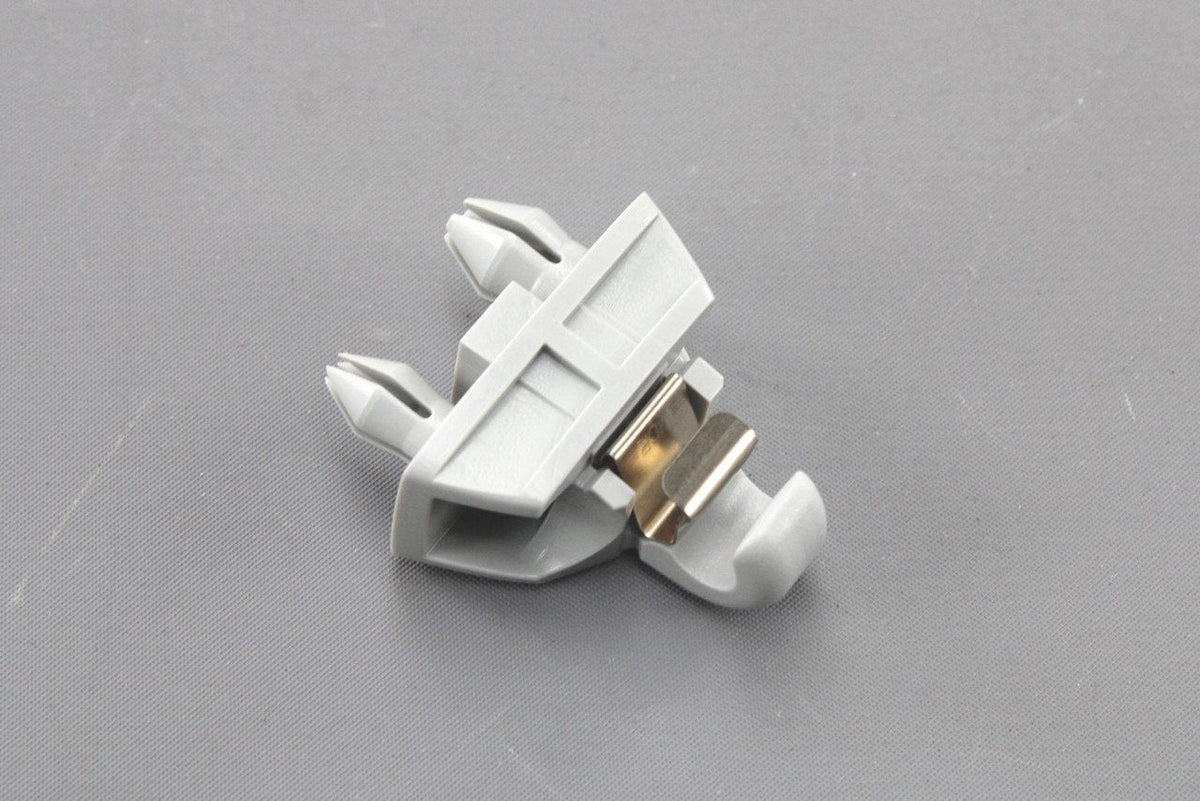 Audi A6 A7 A8 e-tron RS6 RS7 sun visor retaining clip 4G0857562A EP5, view 1