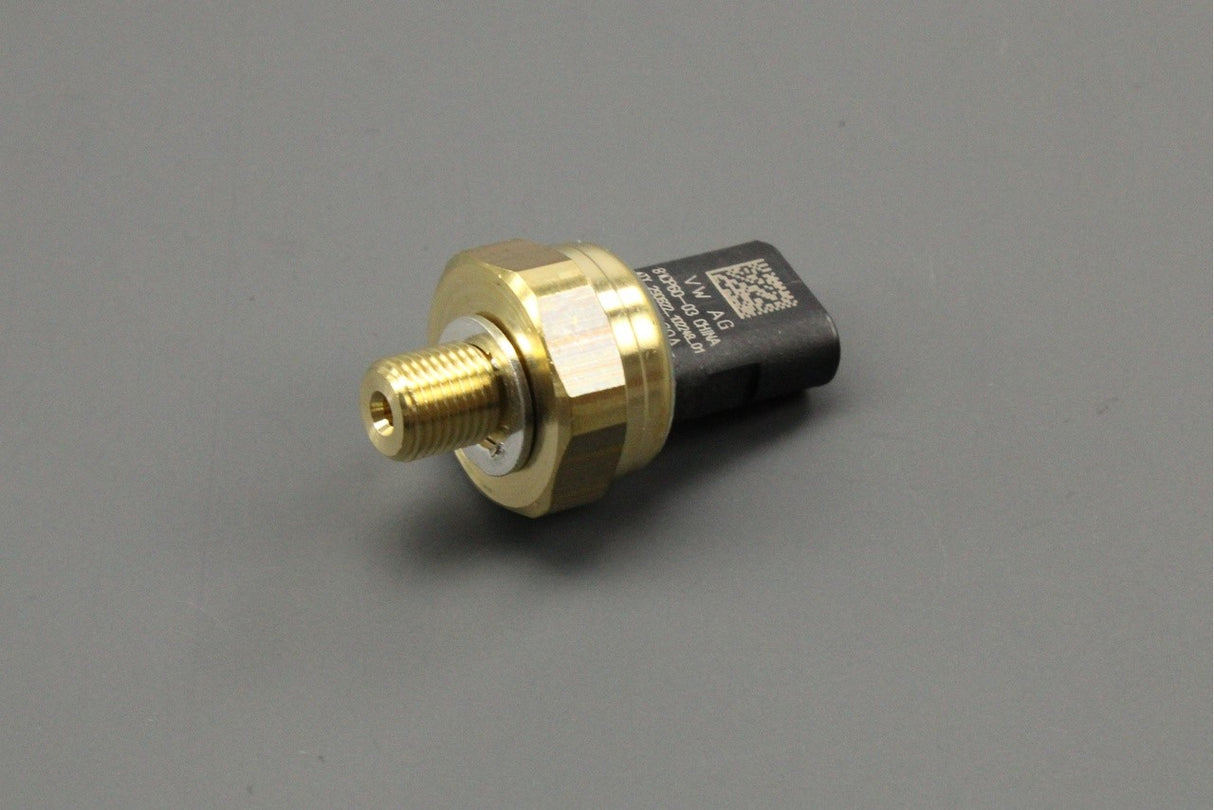 VW Golf Audi RS6 Skoda Karoq SEAT 2016-on oil pressure sender 05E906060A