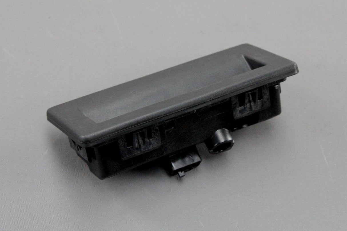 VW Tiguan Touran Audi A4 RS4 Skoda Yeti SEAT boot lid handle 3V0827566