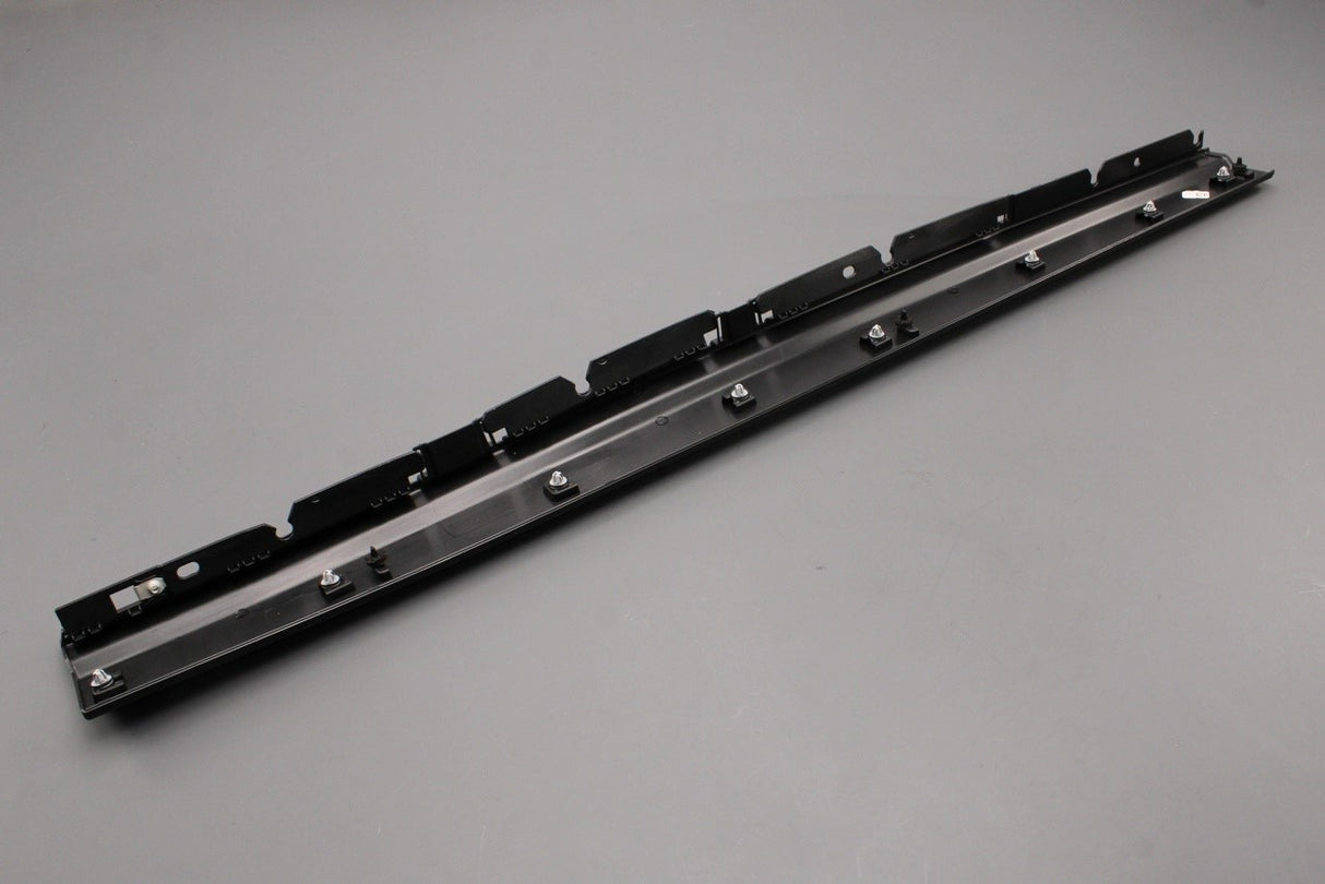 Range Rover 2022-on door sill moulding trim (front left) LR153254