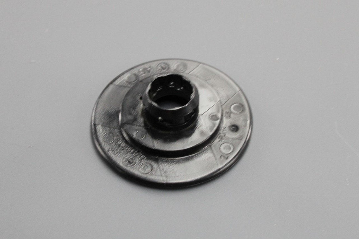 VW Golf Skoda SEAT Leon backrest mounting grommet (rear seats) 5Q0885677