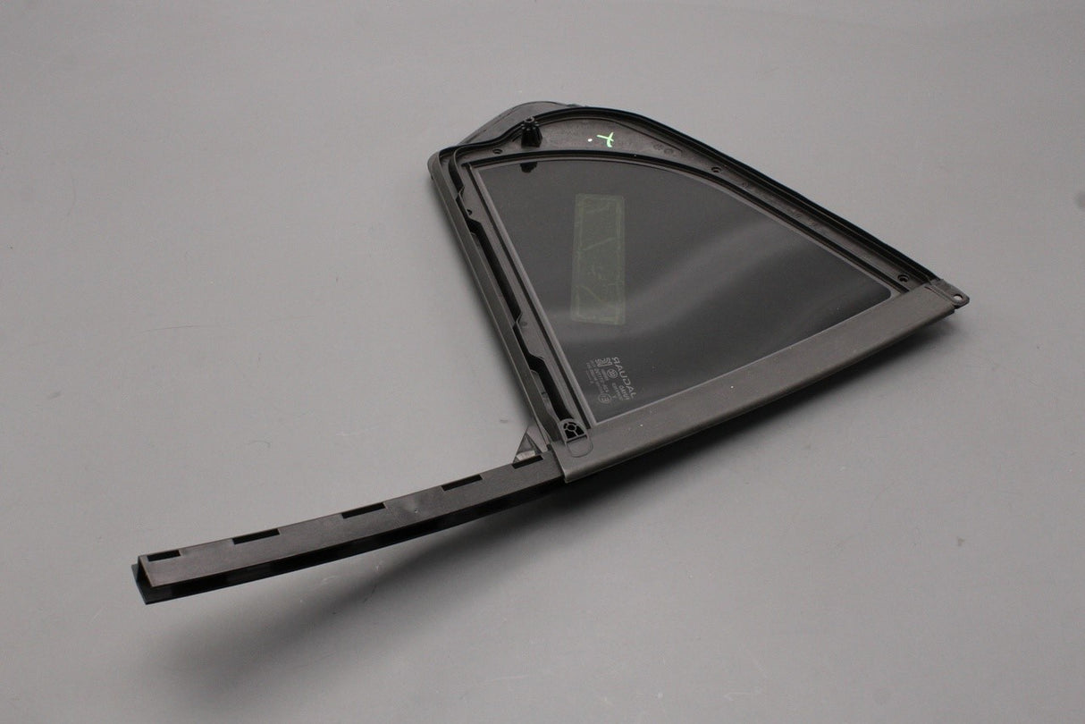 Jaguar I-Pace 2018-2025 door quarter glass window (rear left) T4K9933