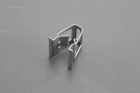 VW Audi SEAT door card metal clip (x1) 8T0853107