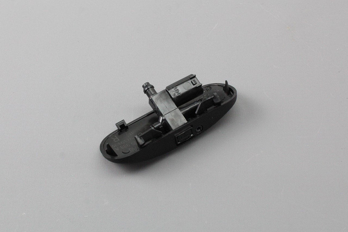Audi A6 RS6 driver front heated washer jet nozzle (right) 4G0955988A