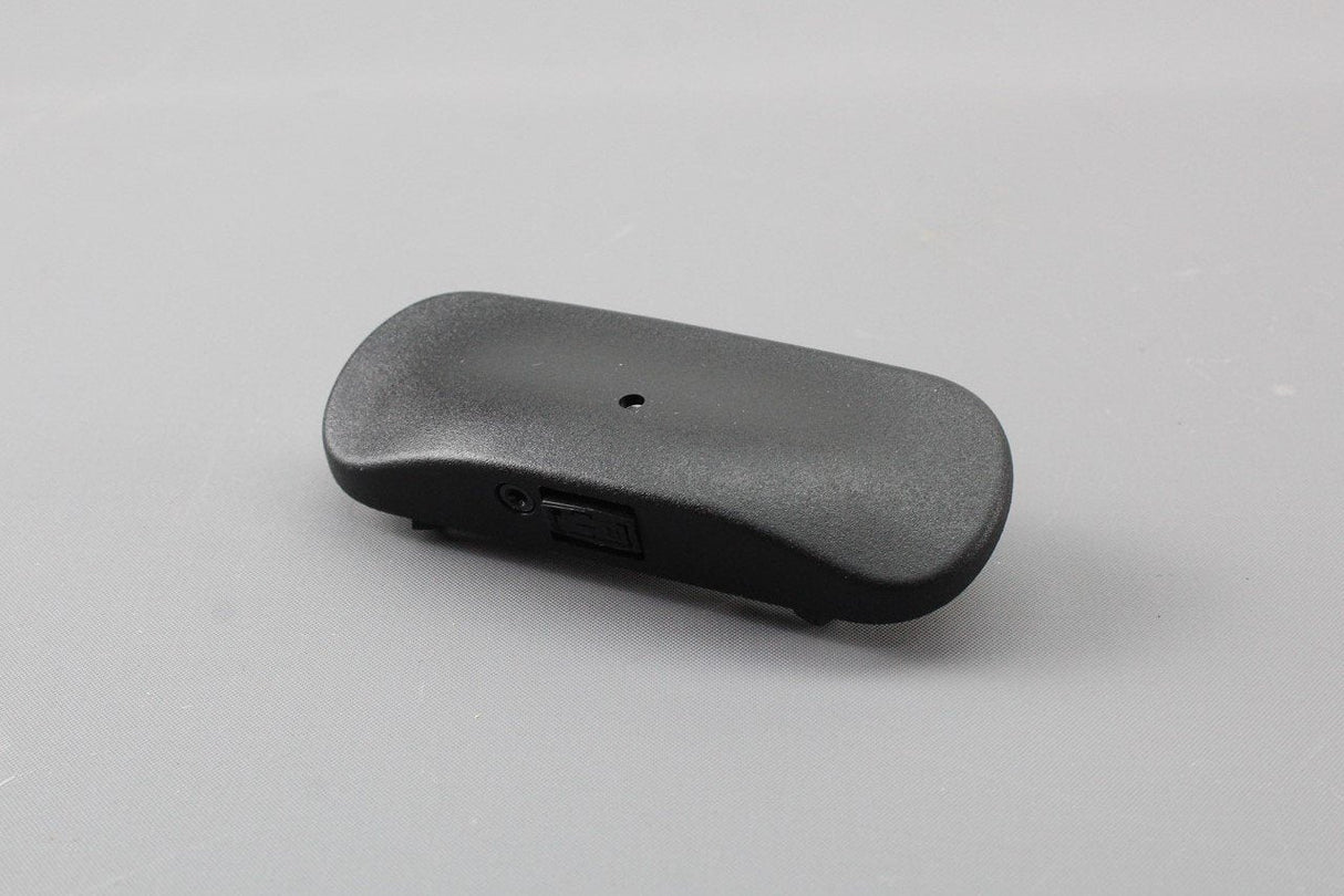 Audi A6 RS6 driver front heated washer jet nozzle (right) 4G0955988A