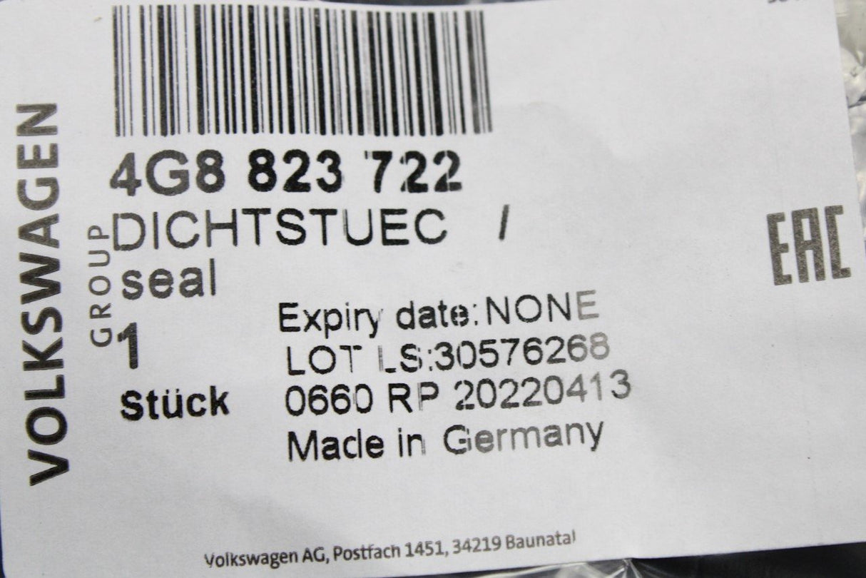 Audi A7 S7 RS7 2011-18 wing seal foam (right) 4G8823722