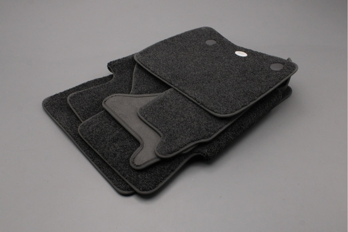Land Rover Defender 2020-on RHD luxury carpet floor mats VPLES0559, view 1