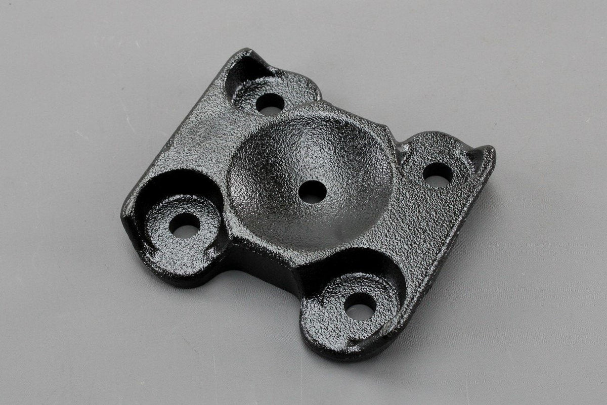 VW Caddy 2K 2004-20 leaf spring U-bolt mount plate x1 2K0599175A, view 1