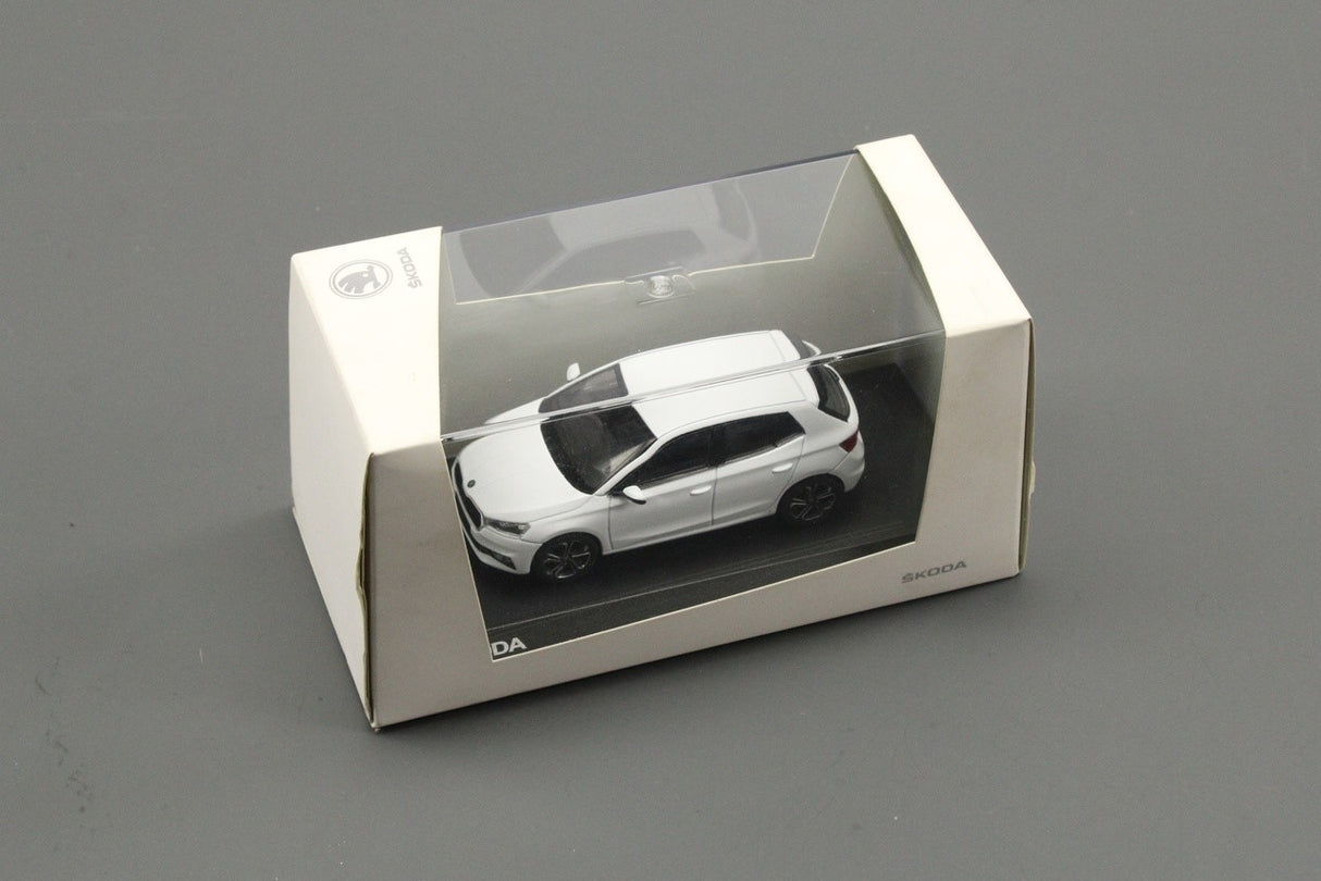 Skoda Fabia IV 1:43 scale model (moon white) 6VA099300 S9R