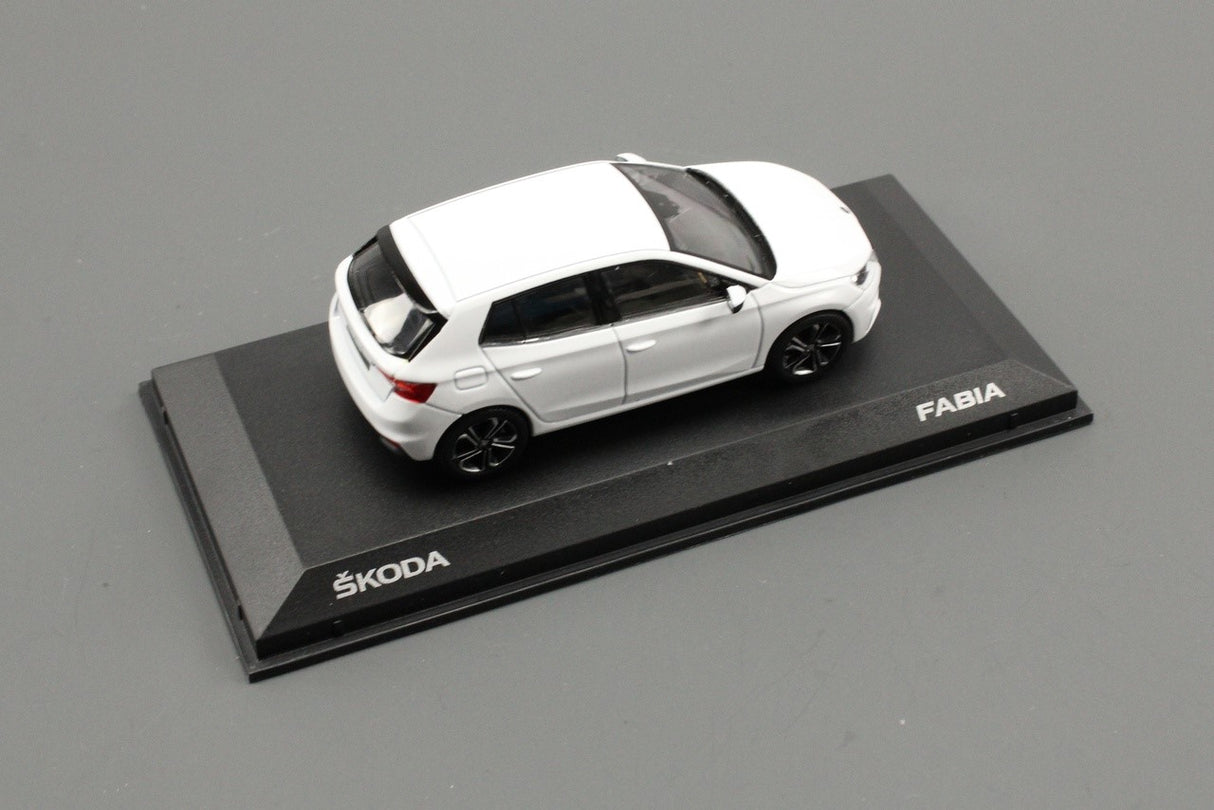 Skoda Fabia IV 1:43 scale model (moon white) 6VA099300 S9R