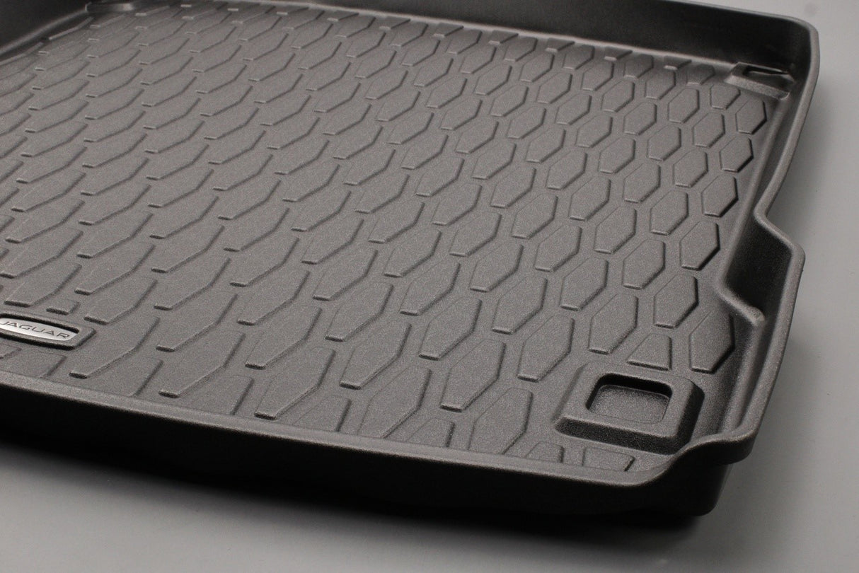 Jaguar F-Pace 2016-on semi-rigid boot liner T4A5569