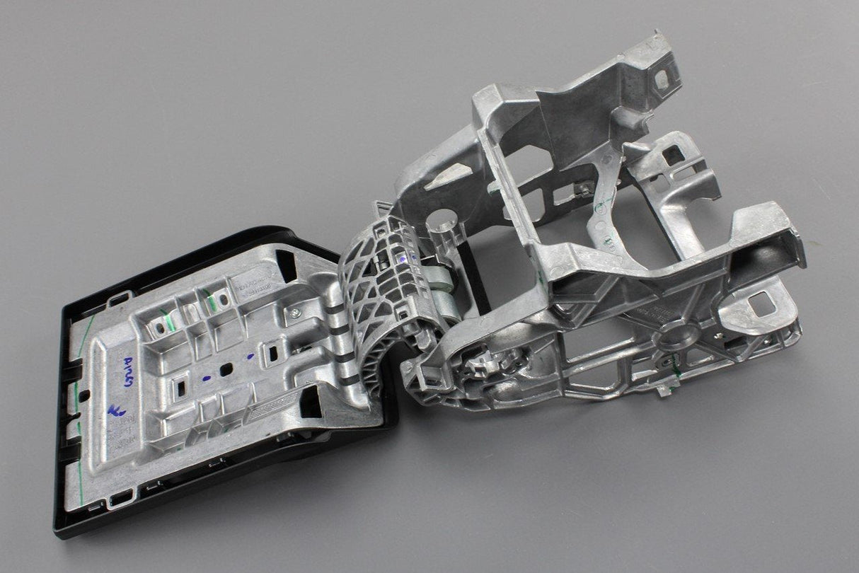 Audi A6 S6 RS6 A7 RS7 2019-On Mounting for centre armrest 4K0864283D