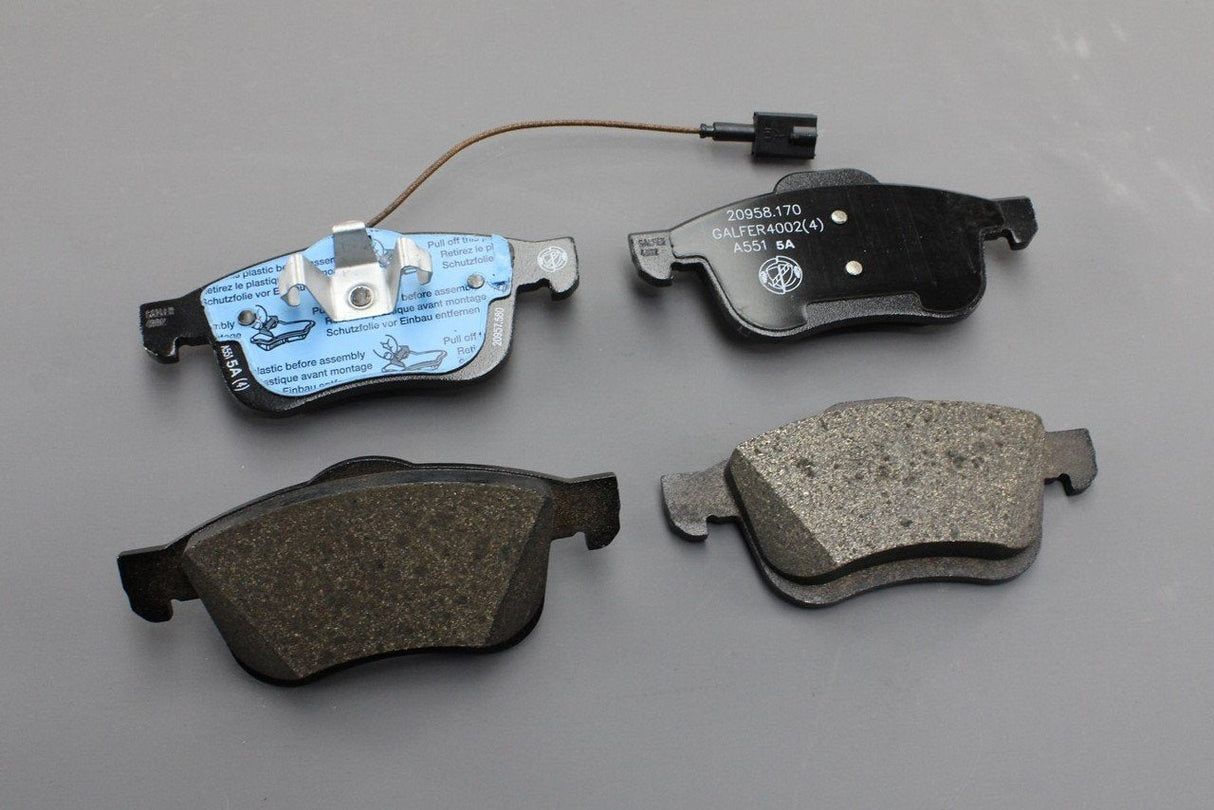 Fiat brake pad set (front) 77365396