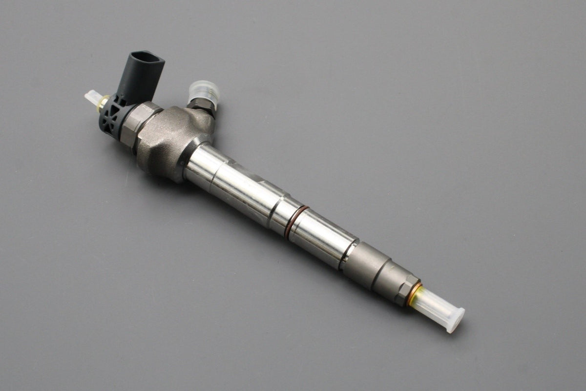 VW Golf MK7 Audi A3 Skoda Octavia SEAT 1.6 TDI fuel injector 04L130277AD, view 1