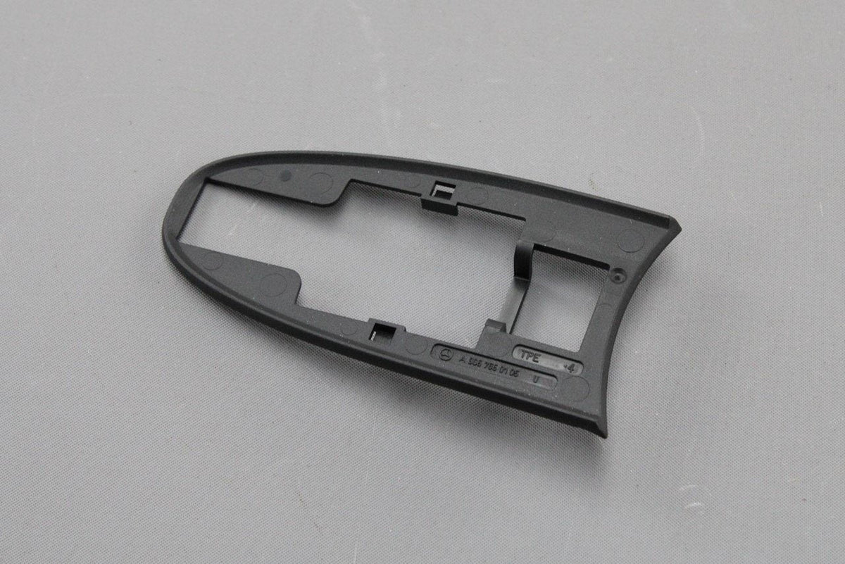 VW Crafter 2006-16 exterior door handle underlay seal 2E0837087, view 1