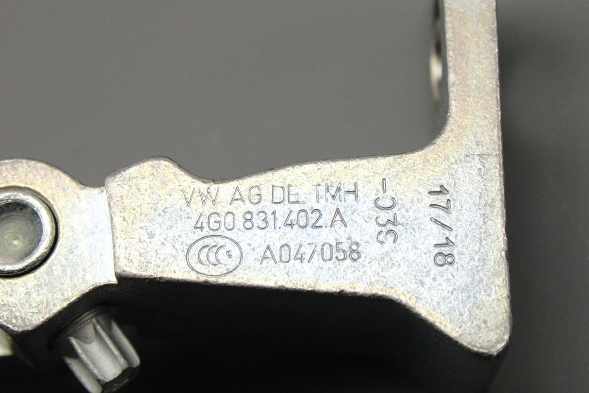 VW Crafter 17-on Audi A6 RS6 11-18 door hinge (right lower) 4G0831402A