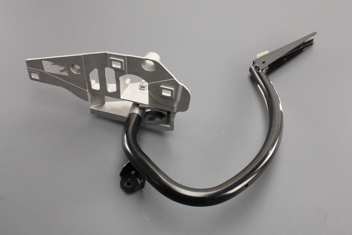 Mercedes-Benz E-Class boot lid hinge bracket (right) A2387503200