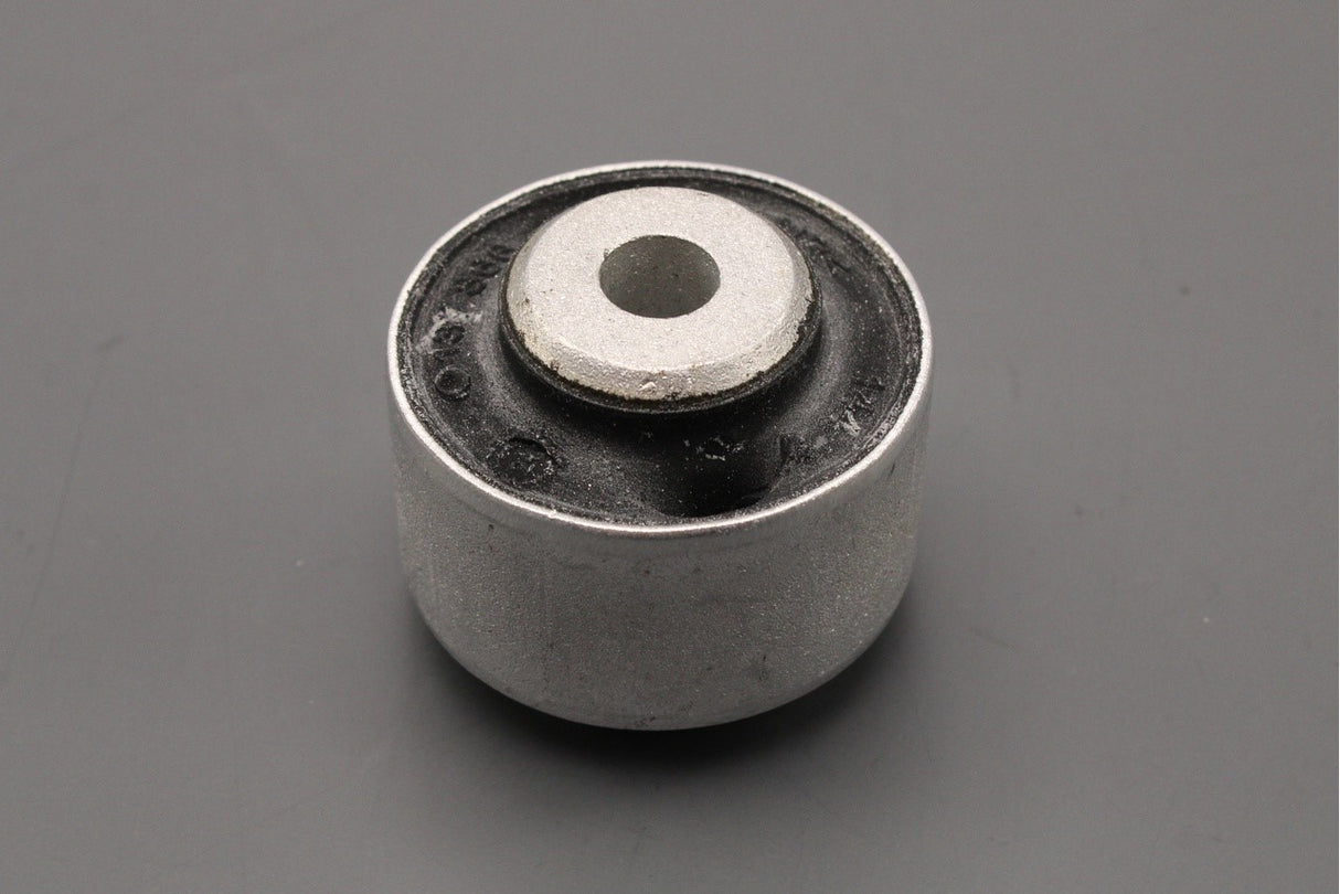 Audi A4 RS4 B8 A5 RS5 Q5 front upper suspension arm bush (x1) 8K0407515