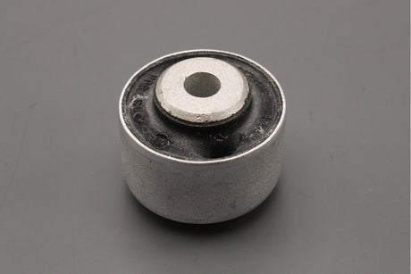 Audi A4 RS4 B8 A5 RS5 Q5 front upper suspension arm bush (x1) 8K0407515