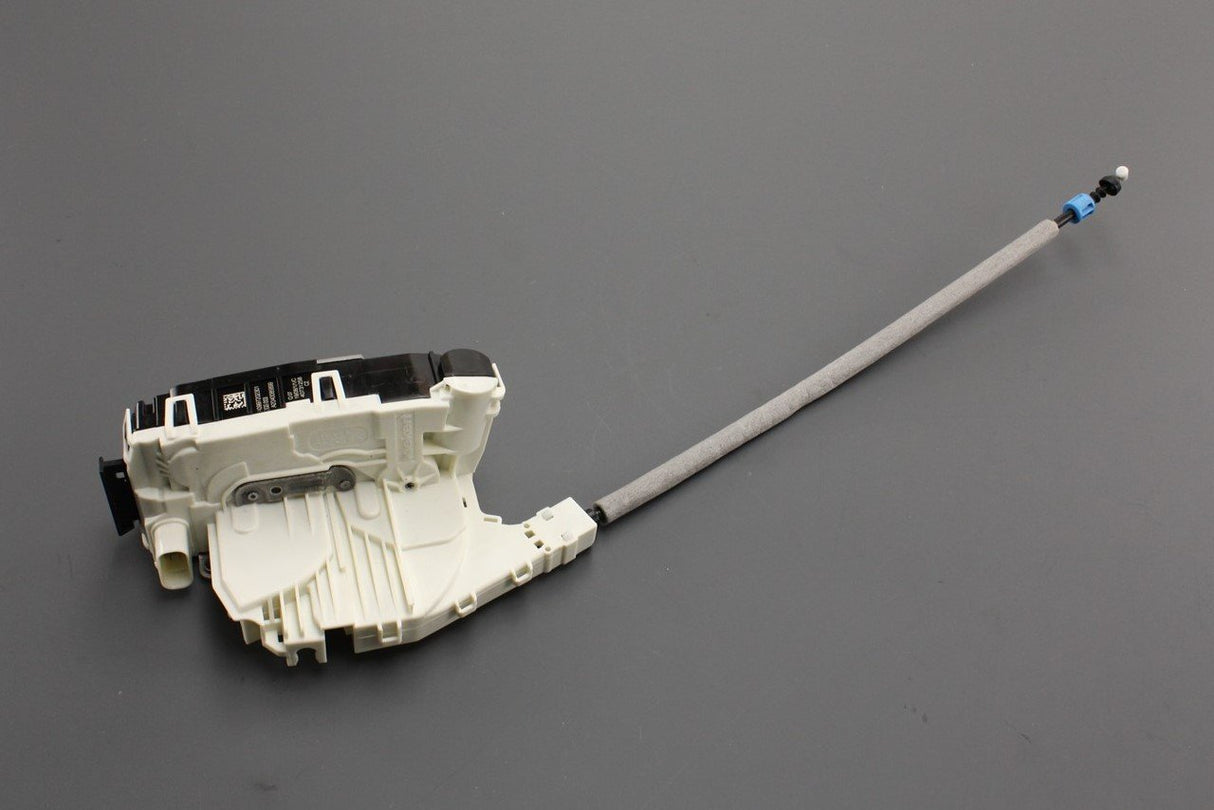 Mercedes-Benz CLA door lock (left) A0997202301